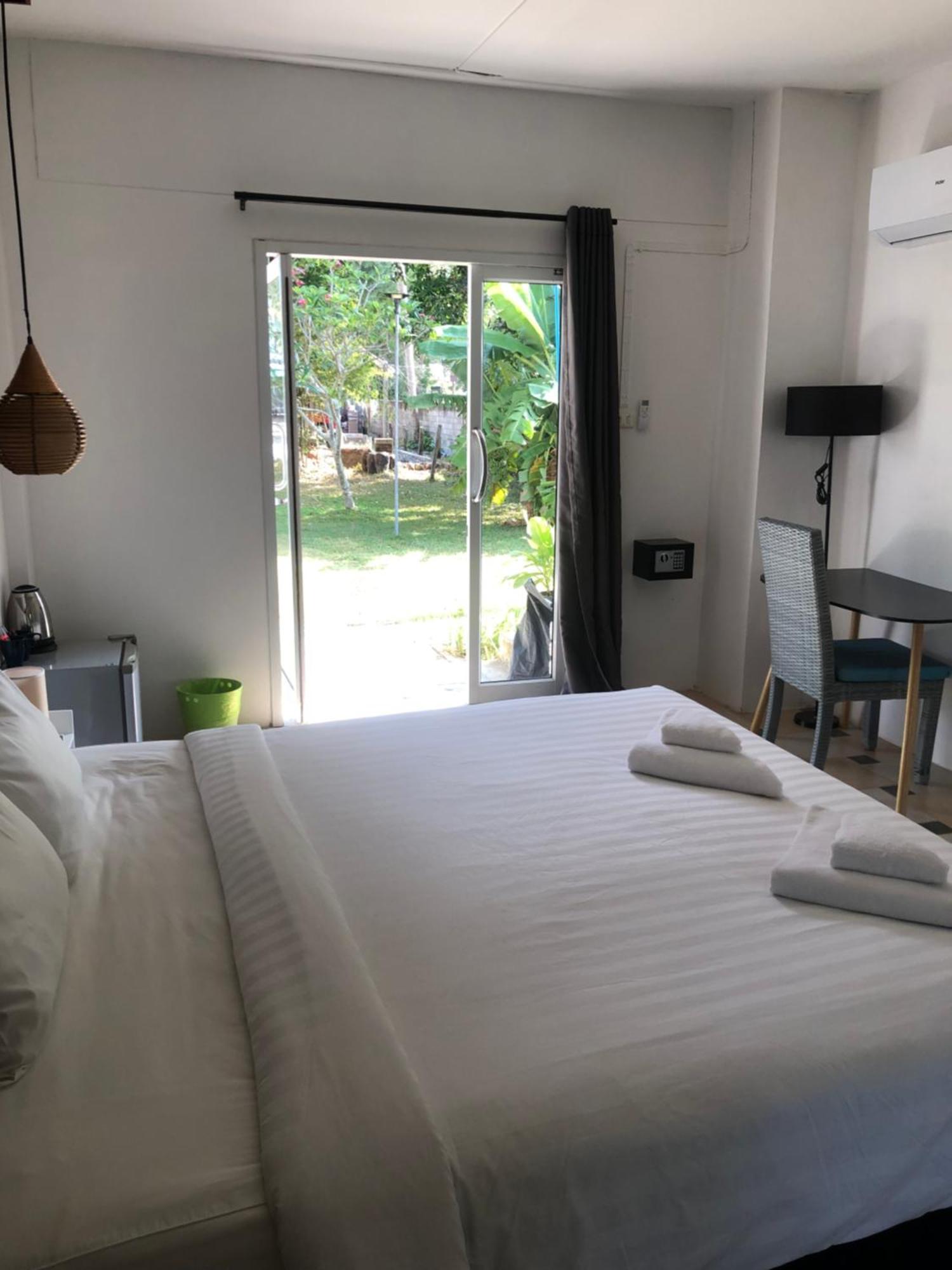 Wild Wood X Hansa Beach Fitness Resort Thong Sala Eksteriør bilde